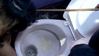 Moje nádherná soukromá sexuální otrokyně Melanie Memphis. Je to moje nejoblíbenější otrokyně, vypadá nevinně, mladě, má ráda anální sex, hraní rolí a můžu ji použít, kdykoliv se mi zachce. Část 1.